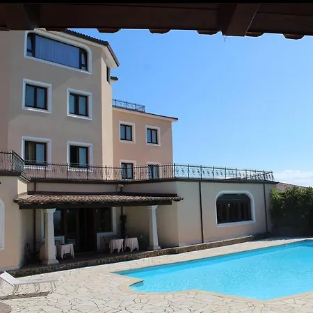 Le Tre Rose Hotel 3*
